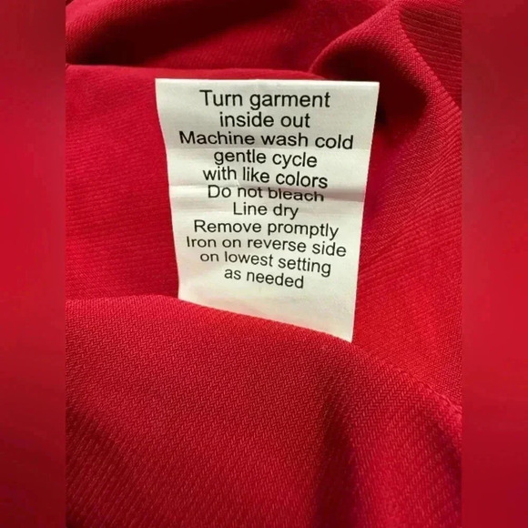 Notations NWT Blouse Red Gold Grommet Stretch Size PM - Picture 10 of 10